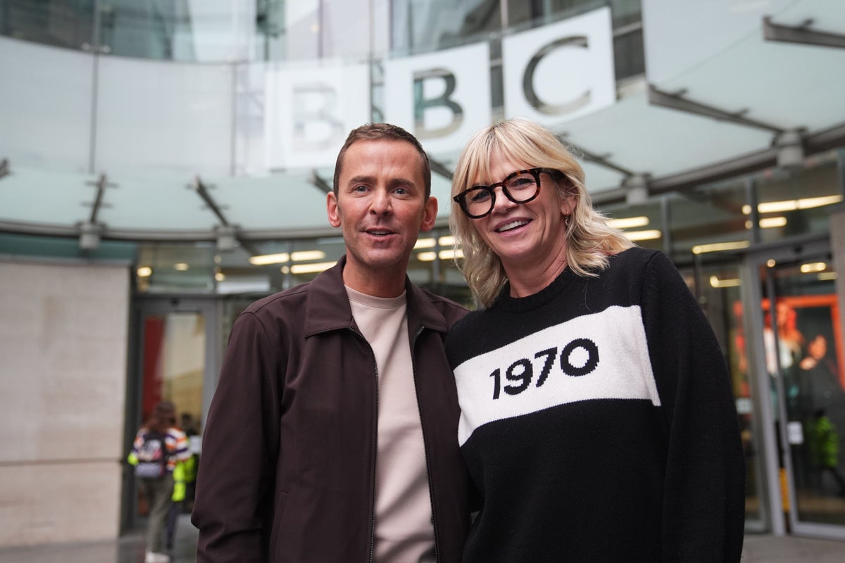 Radio 2 loses nearly half a million listeners since weekday relaunch