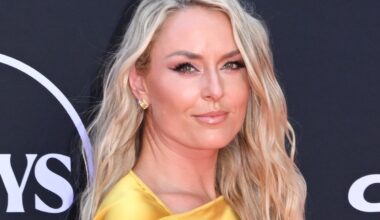Olympian Lindsey Vonn In Bikini Top Is "Multi-tasking" — Celebwell