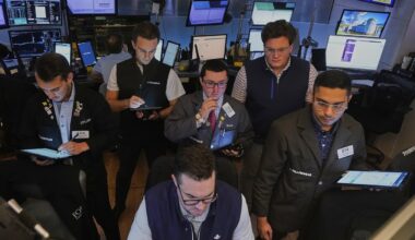 S&P/TSX composite down at Friday's close, U.S. markets mixed amid muted trading day