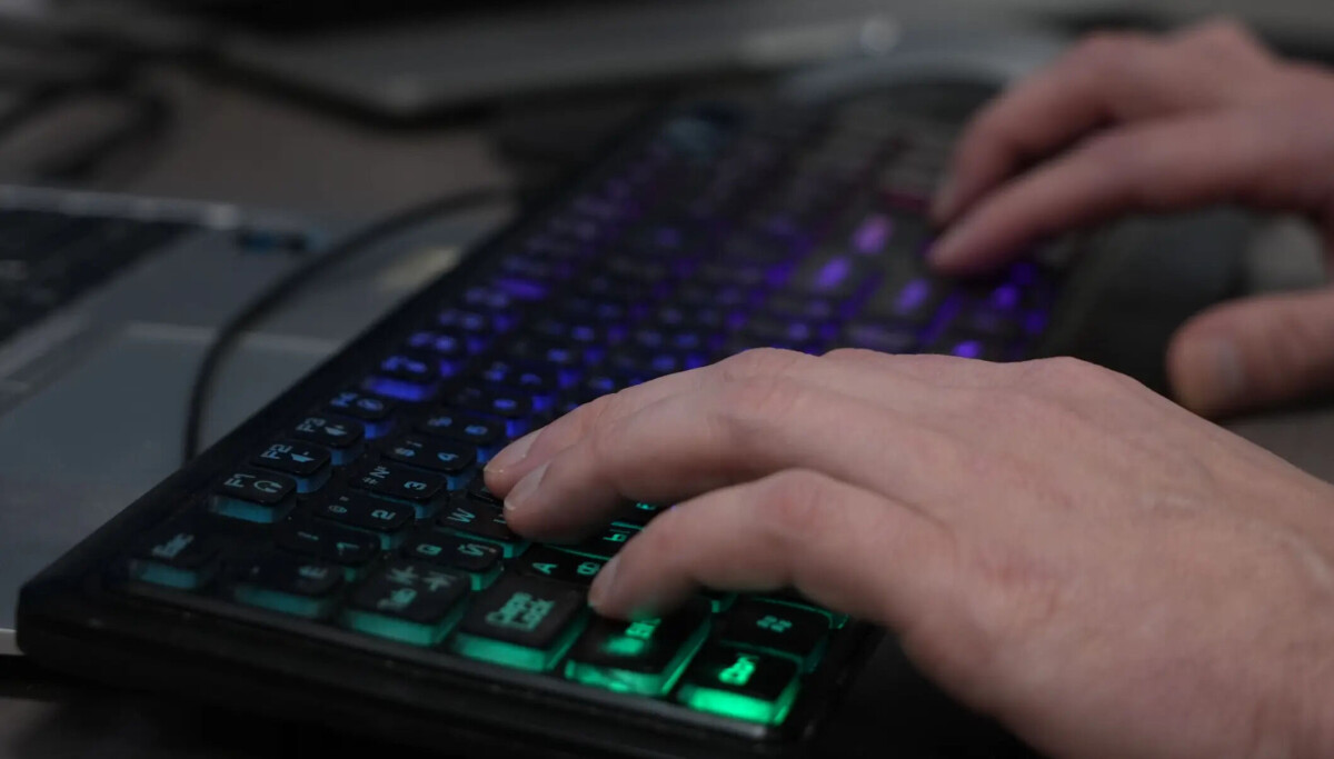 Stricter constraints on Internet than on narcotics