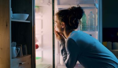 12 Healthy Late-Night Snacks To Satisfy Your Cravings