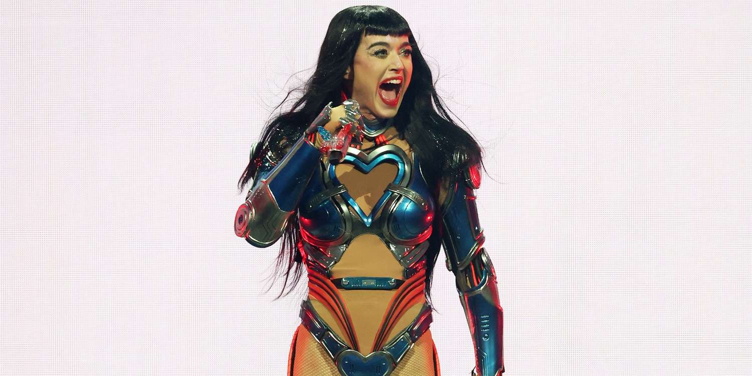 Katy Perry Is Supported By Justin Trudeau in the Crowd at Her “Lifetimes” Tour