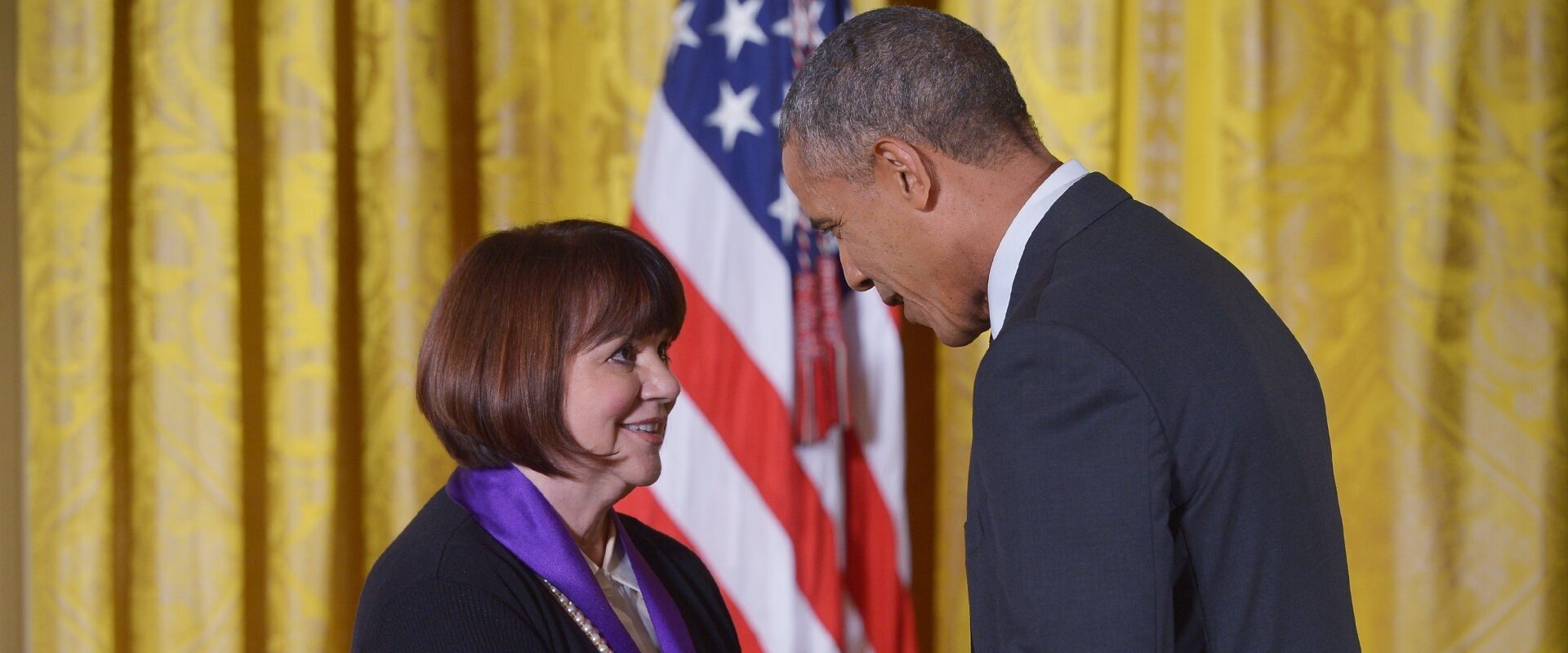 On This Day in 2014, Linda Ronstadt Made up for Missing Her Rock Hall Induction With a National Medal of Arts Honor