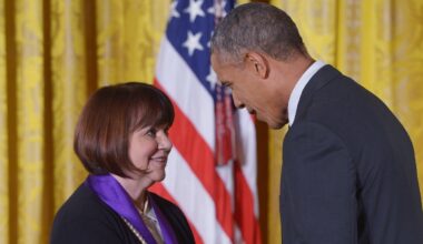 On This Day in 2014, Linda Ronstadt Made up for Missing Her Rock Hall Induction With a National Medal of Arts Honor