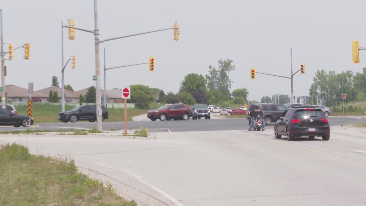 A busy intersection of road. 