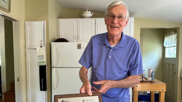 This man with dementia was denied internet due to a phone call confrontation — but he can't remember the call