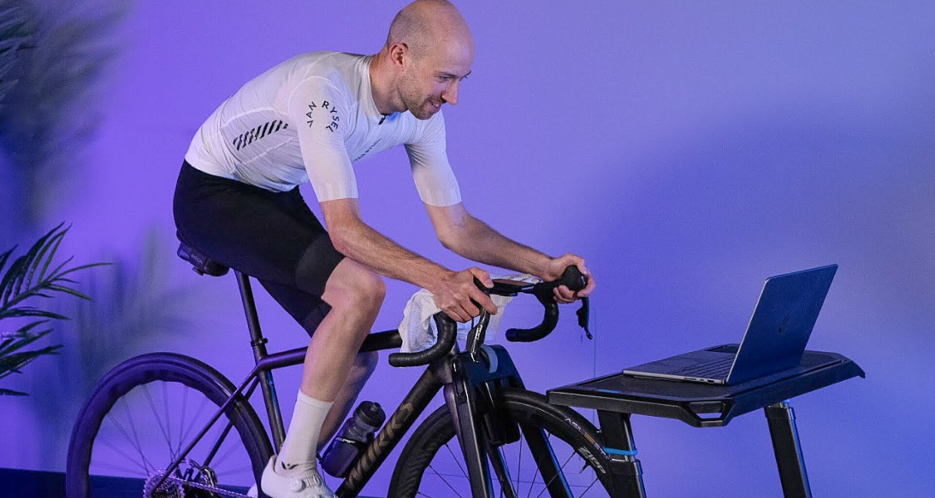 A rider choosing a workout on MyWhoosh