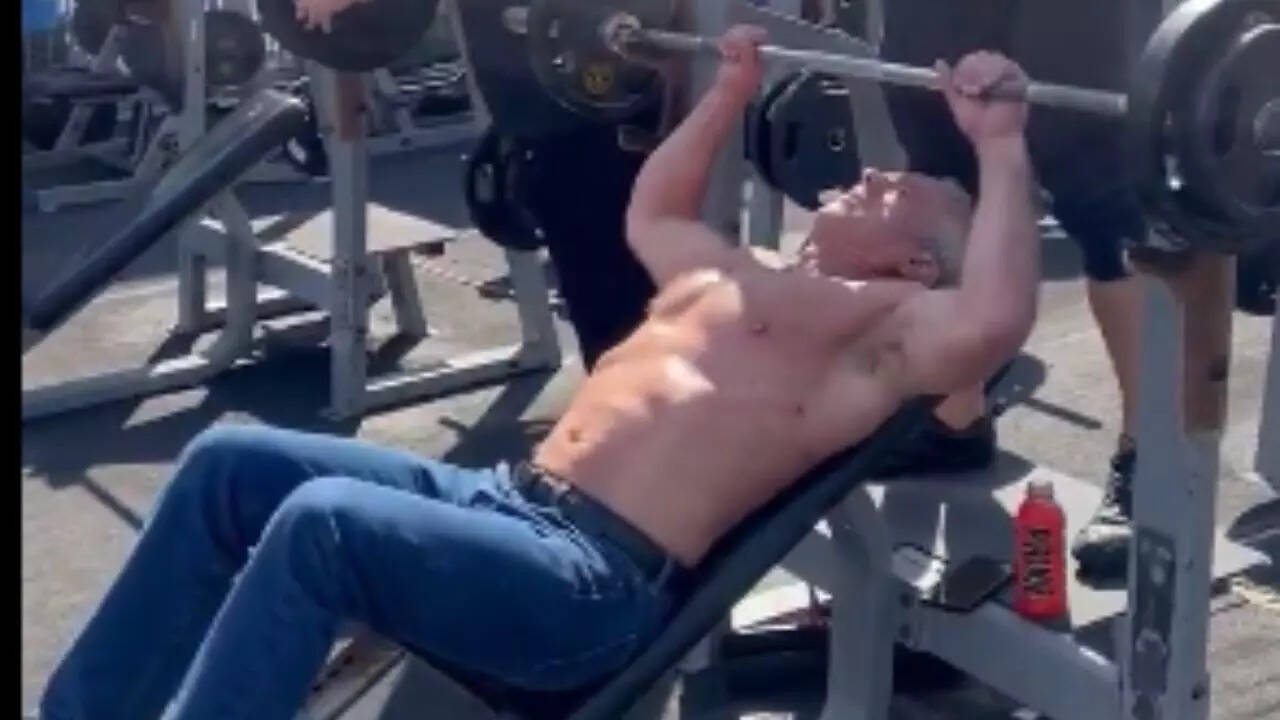 Is wearing jeans during a workout healthy?