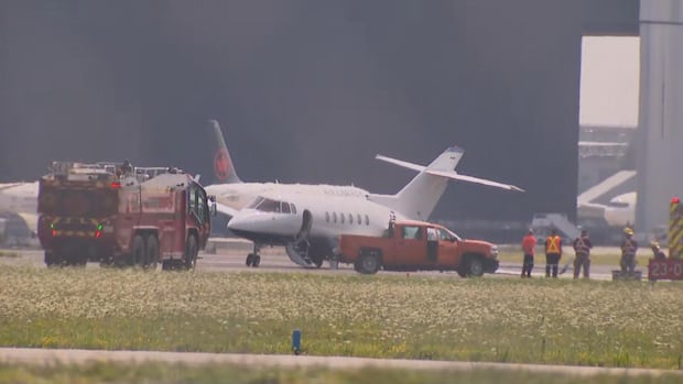 2 runways temporarily closed at Toronto Pearson airport, passengers may experience delays
