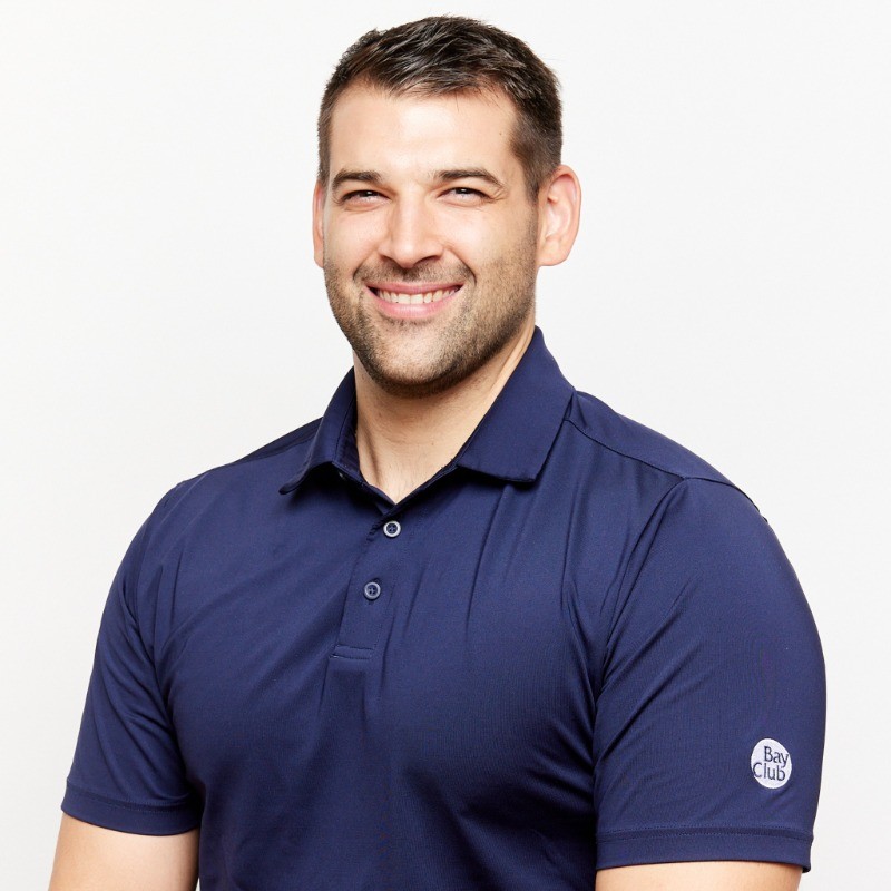 man doing exercise in the gym