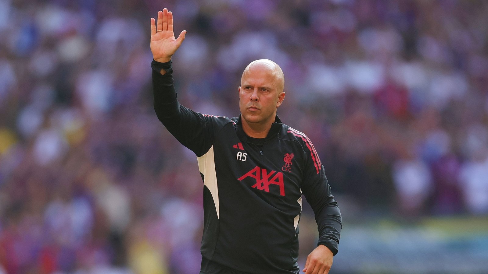 Slot plays down interruption of Jota minute silence