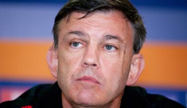 Teddy Atlas Lists Boxers With Better Footwork Than Floyd Mayweather