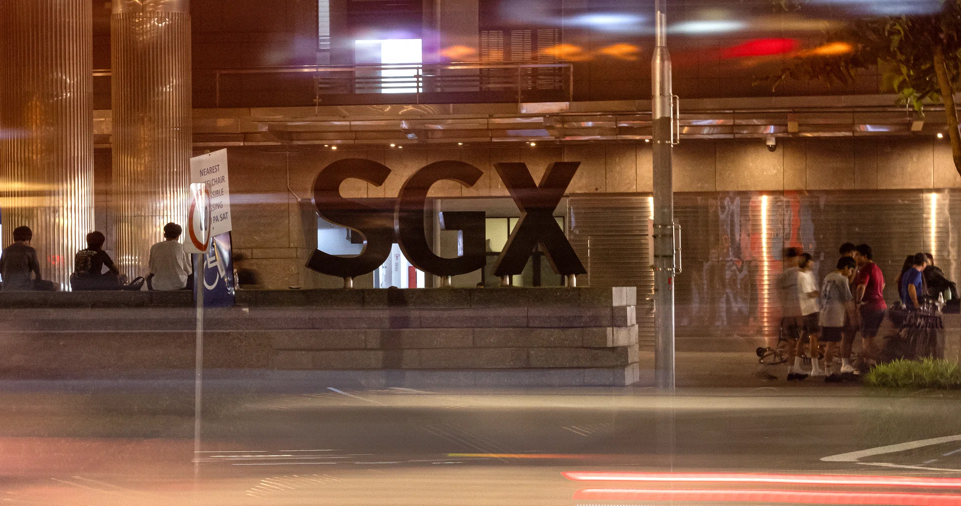 Singapore shares on longest losing streak since April; STI falls 0.5%