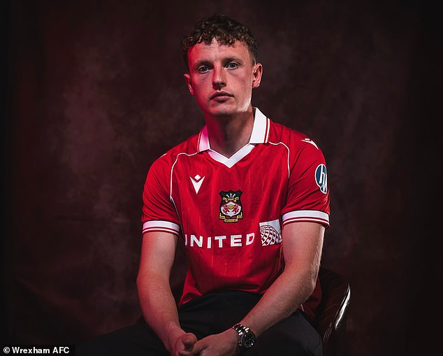 Wrexham have confirmed the signing of Nathan Broadhead from Ipswich on a four-year deal