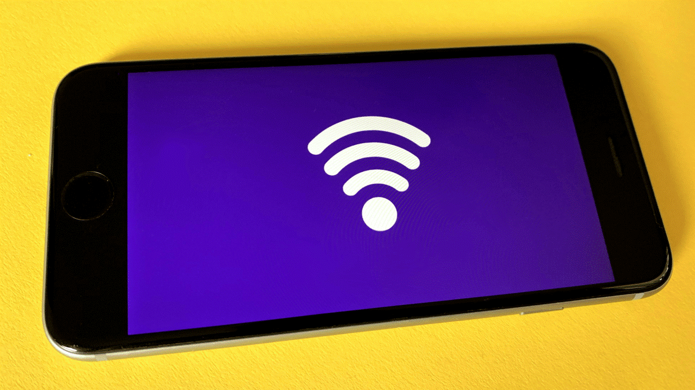 Quick guide: Share mobile Internet on Android & iPhone