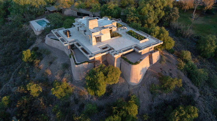 OF. Brutal Honesty Mountain House / OF. Studio - Exterior Photography