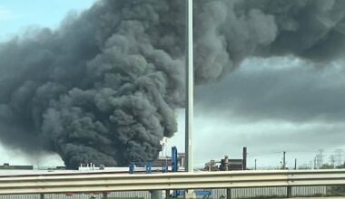 Firefighters battle blaze in industrial area east of Edmonton