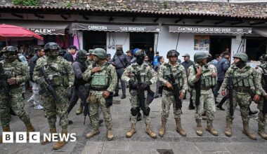 Mexico extradites 26 inmates wanted over cartel links to US