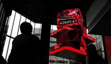 Shares scale fresh peaks in Asia, oil eyes Ukraine talks