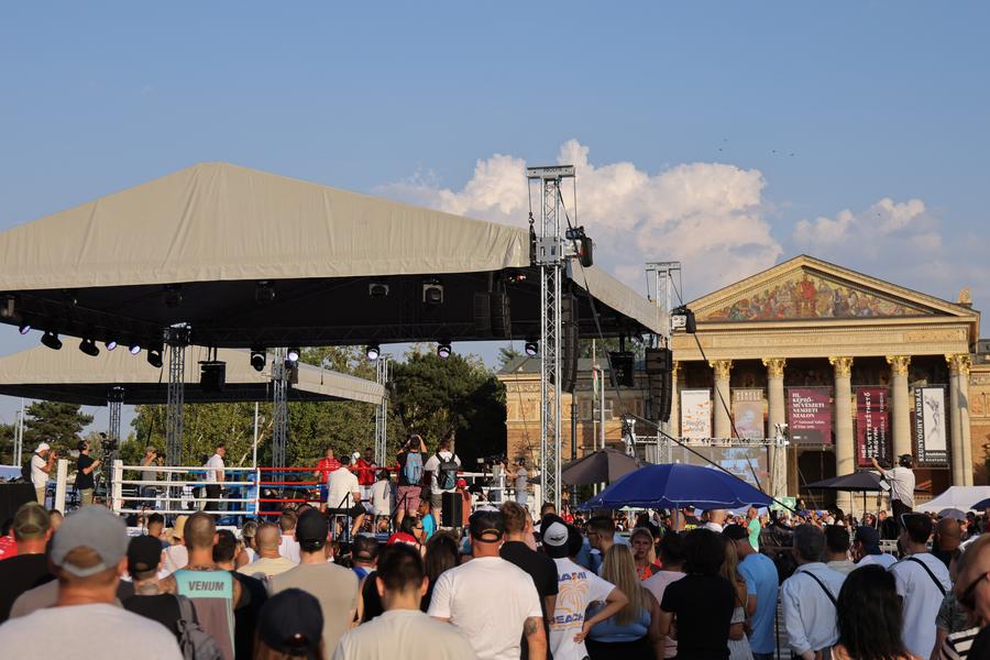 100 boxing matches celebrate Hungarian boxing centennial-Xinhua