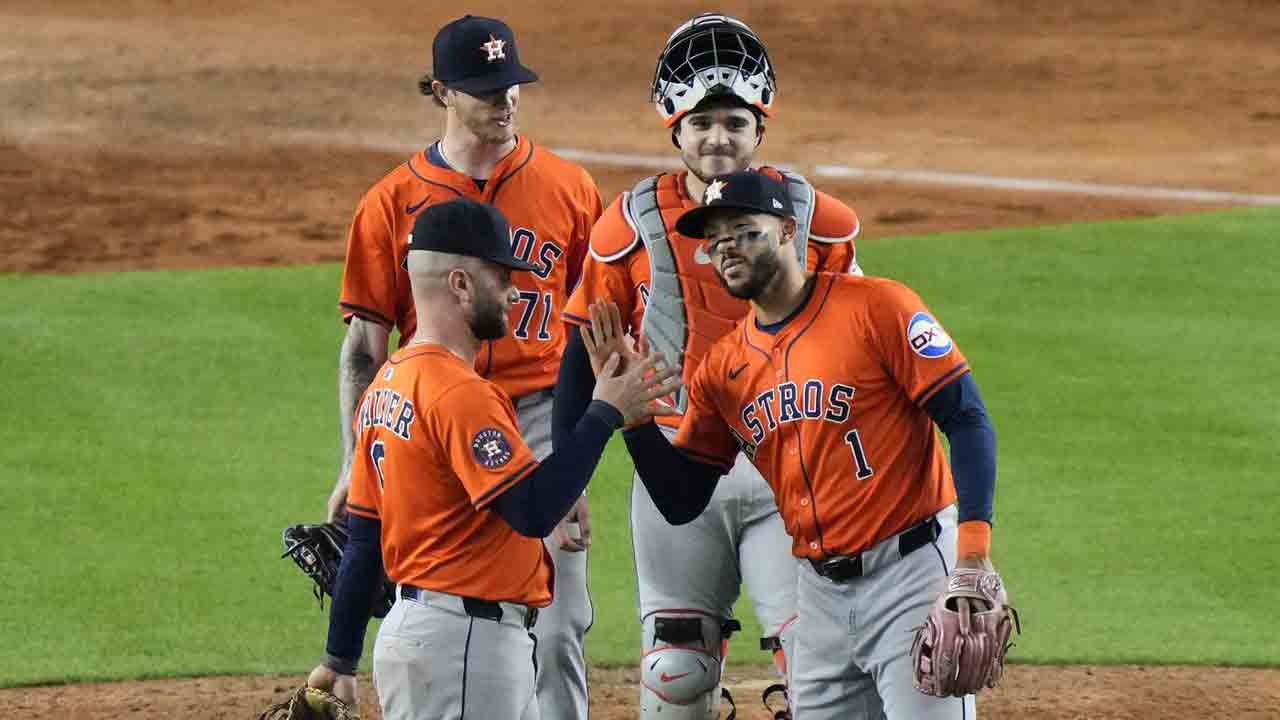 Correa hits go-ahead single off Williams in 10th as Astros outlast Yankees