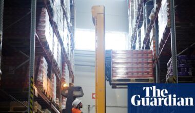 Black warehouse worker wins £3,000 payout over colleague’s ‘slave’ graffito | Employment tribunals