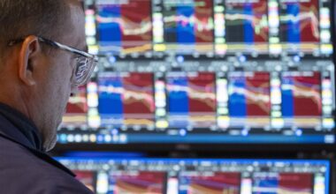 Tech stocks help lift S&P/TSX composite higher, U.S. stock markets mixed