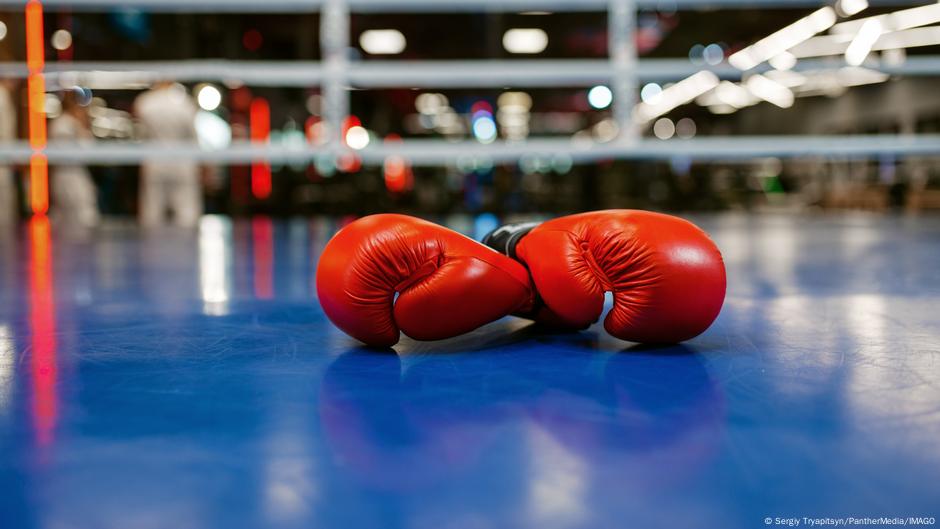 Two boxers die from brain injuries at Tokyo event – DW – 08/10/2025