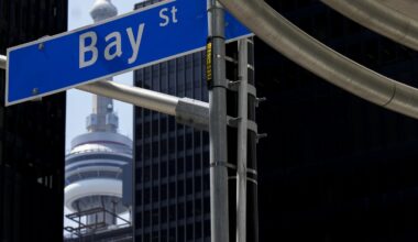 S&P/TSX composite up, U.S. stock markets mixed in late-morning trading
