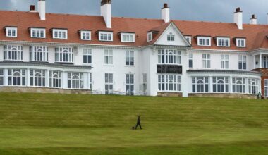 'Dangerous' health guru to host £795 seminars at Donald Trump's Turnberry hotel
