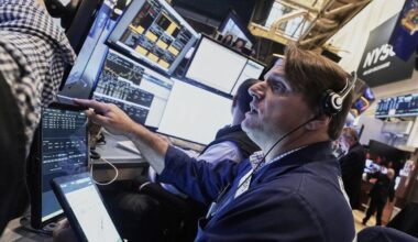 S&P/TSX composite edges slightly lower as markets watch Trump-Putin meeting