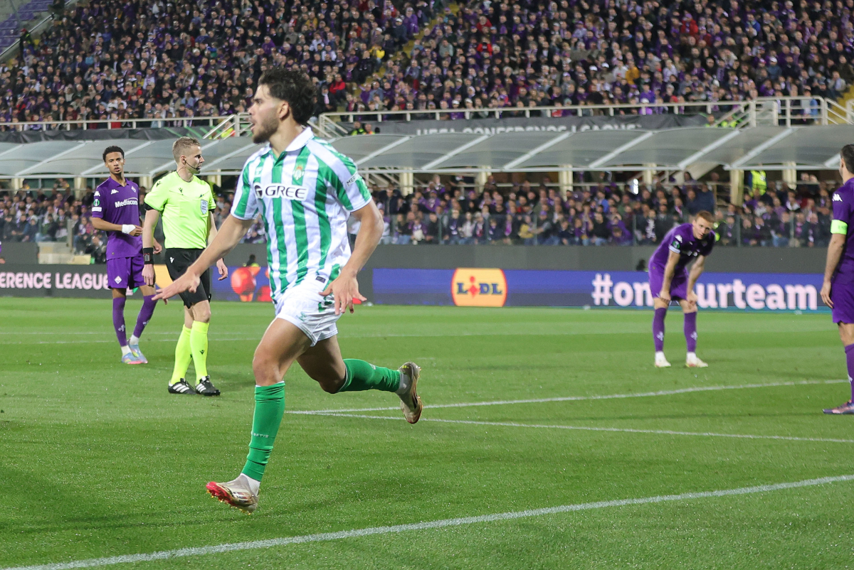 FLORENCE, ITALY - MAY 8: Abde Ezzalzouli of Real Betis Belompie celebrates after scoring a goal during the UEFA Conference League 2024/25 Semi Final First Leg match between ACF Fiorentina and Real Betis Balompie at Artemio Franchi on May 8, 2025 in Florence, Italy. (Photo by Gabriele Maltinti/Getty Images)