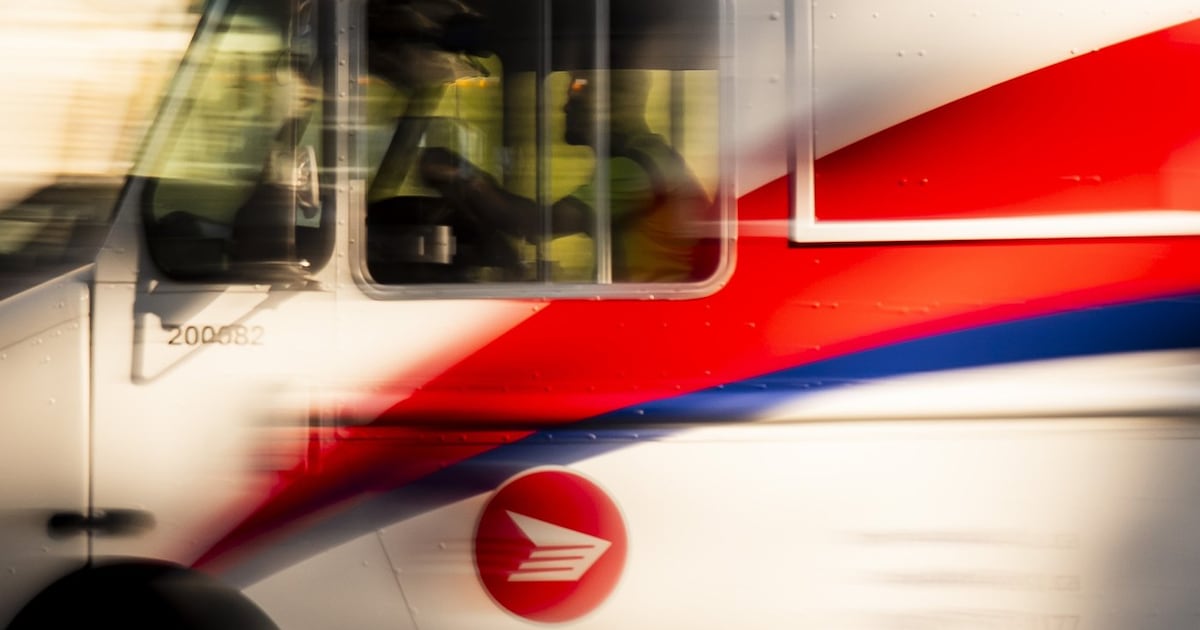 Canada Post reports $407 million Q2 loss as parcel volume suffers - CTV News