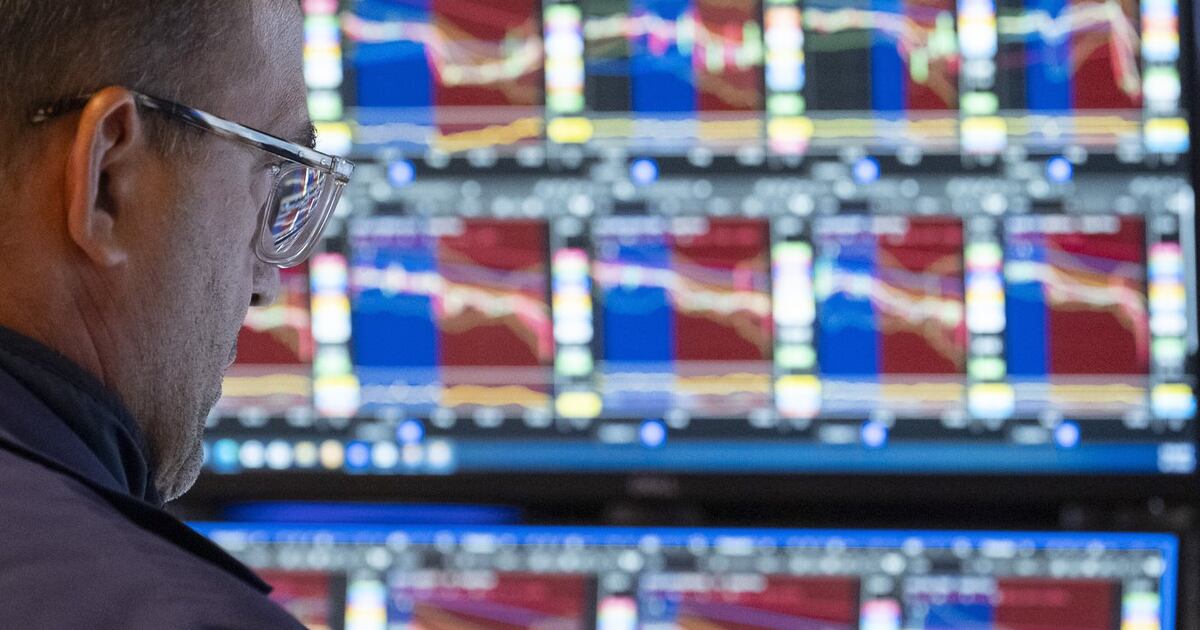 Tech stocks lift TSX higher, U.S. markets mixed