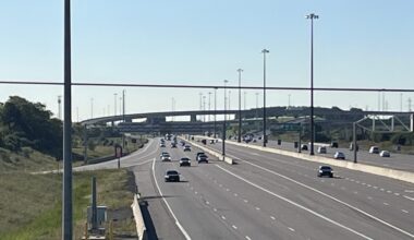 Oakville man dead after crashing into centre median on Hwy. 410