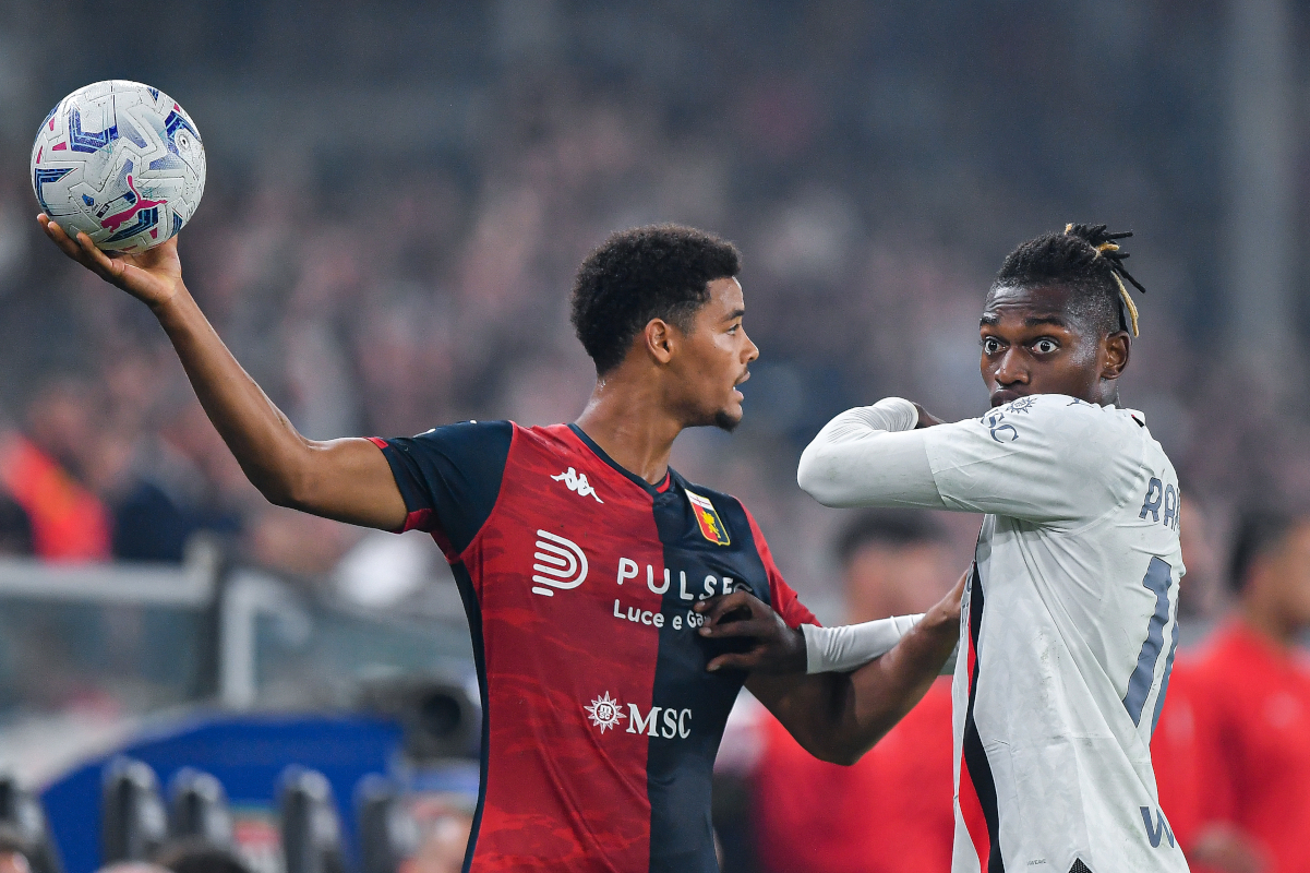 GENOA, ITALY - OCTOBER 7: Koni De Winter of Genoa (left) and Rafael Leao of Milan vie for the ball during the Serie A TIM match between Genoa CFC and AC Milan at Stadio Luigi Ferraris on October 7, 2023 in Genoa, Italy. (Photo by Getty Images/Getty Images)
