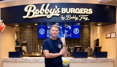 Bobby Flay expanding Bobby's Burgers into Canada