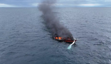 2 hurt after oat catched fire near Courtice