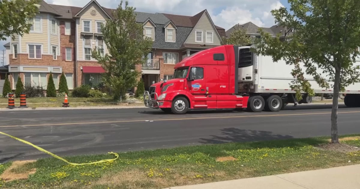 Pedestrian dead in Milton