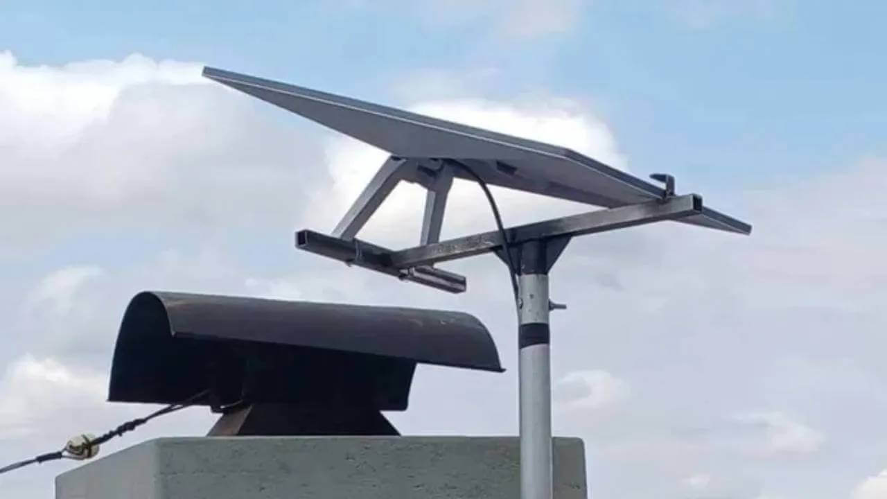 Starlink antenna ontop of a roof 