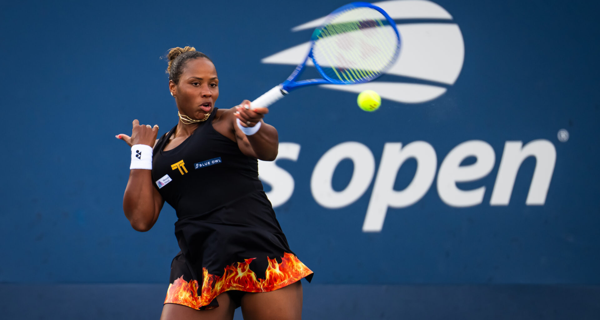 Townsend takes down Ostapenko in tense second-round battle