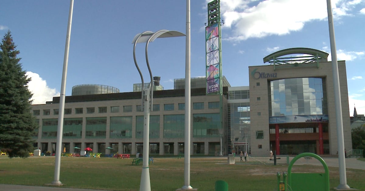 City of Ottawa to require all employees in the office 5 days a week starting in January - CTV News