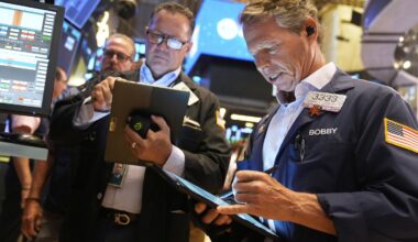 Asian shares retreat after Trump's order imposing new tariffs on 68 countries and the EU