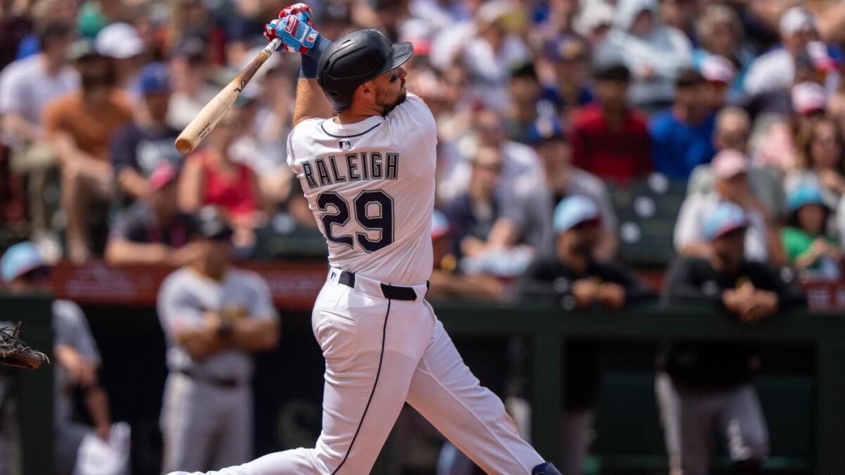 Today's best bets for Monday, August 25: Top MLB, NFL, college football picks, predictions