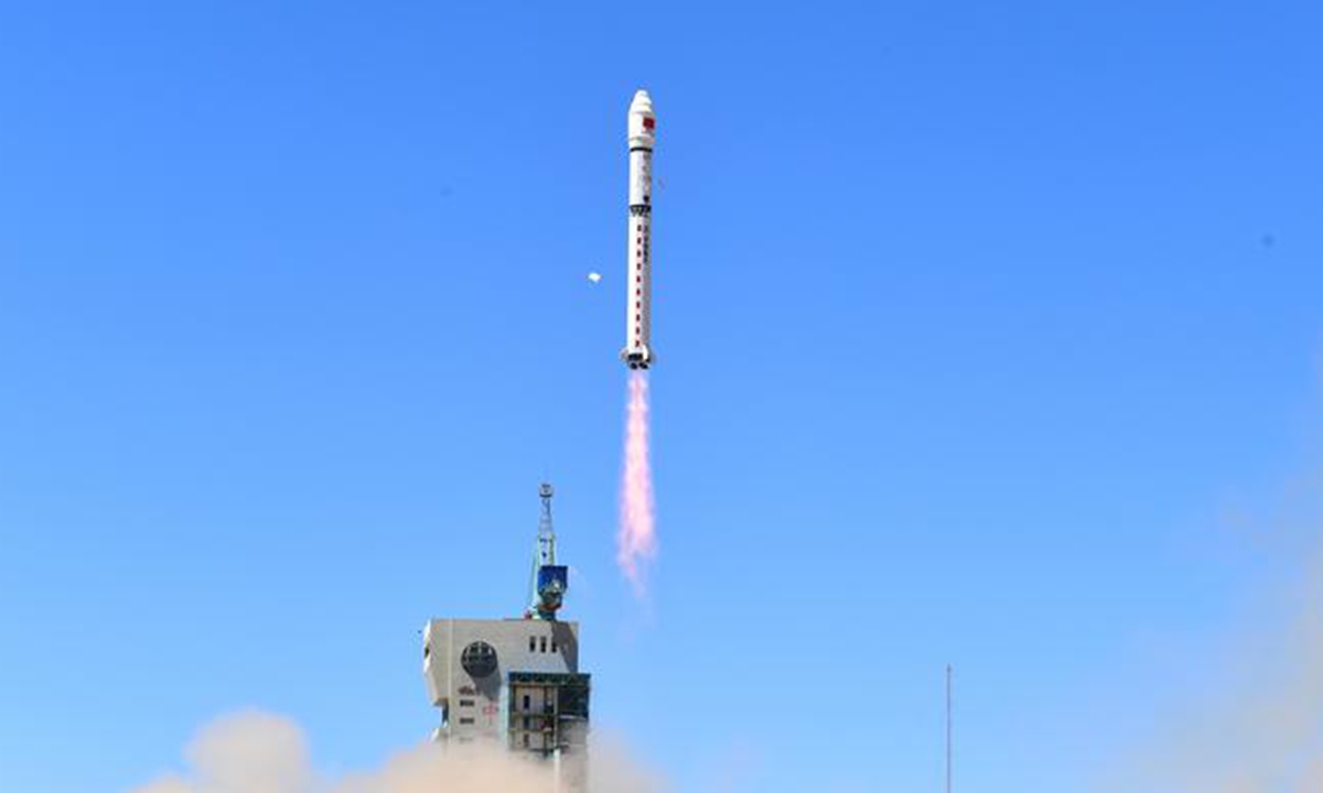 A Long March-2D carrier rocket carrying a space computing satellite constellation blasts off from the Jiuquan Satellite Launch Center in northwest China on May 14, 2025.  Photo: Xinhua