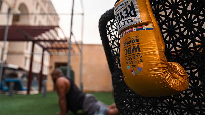 Fighters complete final training session in Saudi Arabia  