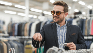 If your goal is to be financially free, you need to say goodbye to these 5 lower middle-class shopping behaviors