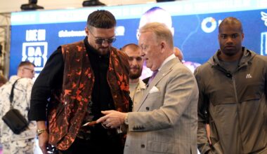 Usyk reportedly asks for extension on order to face Parker