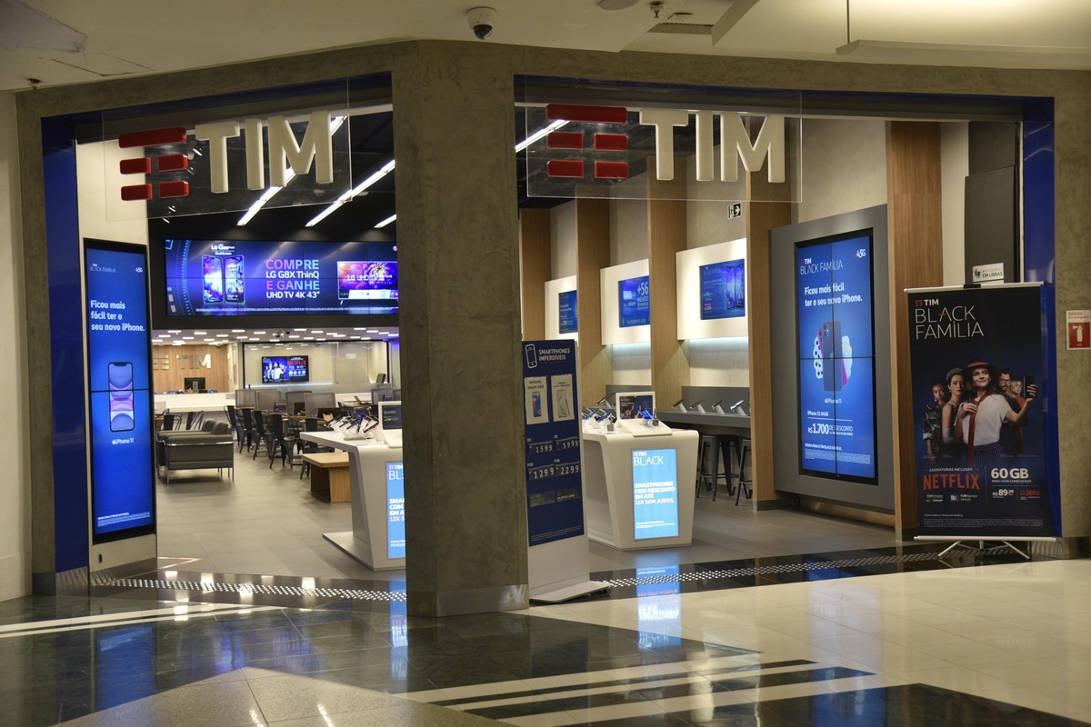 TIM weighs broadband merger with internet provider | Business