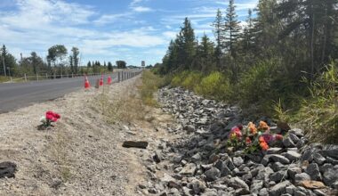 Small northern Ontario town mourns loss of 4 young people in weekend crash